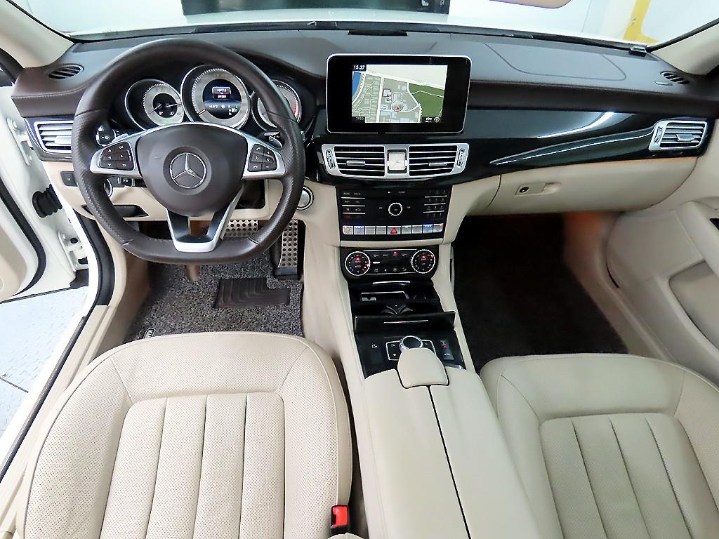 Mercedes Benz CLS Class - Vista 7