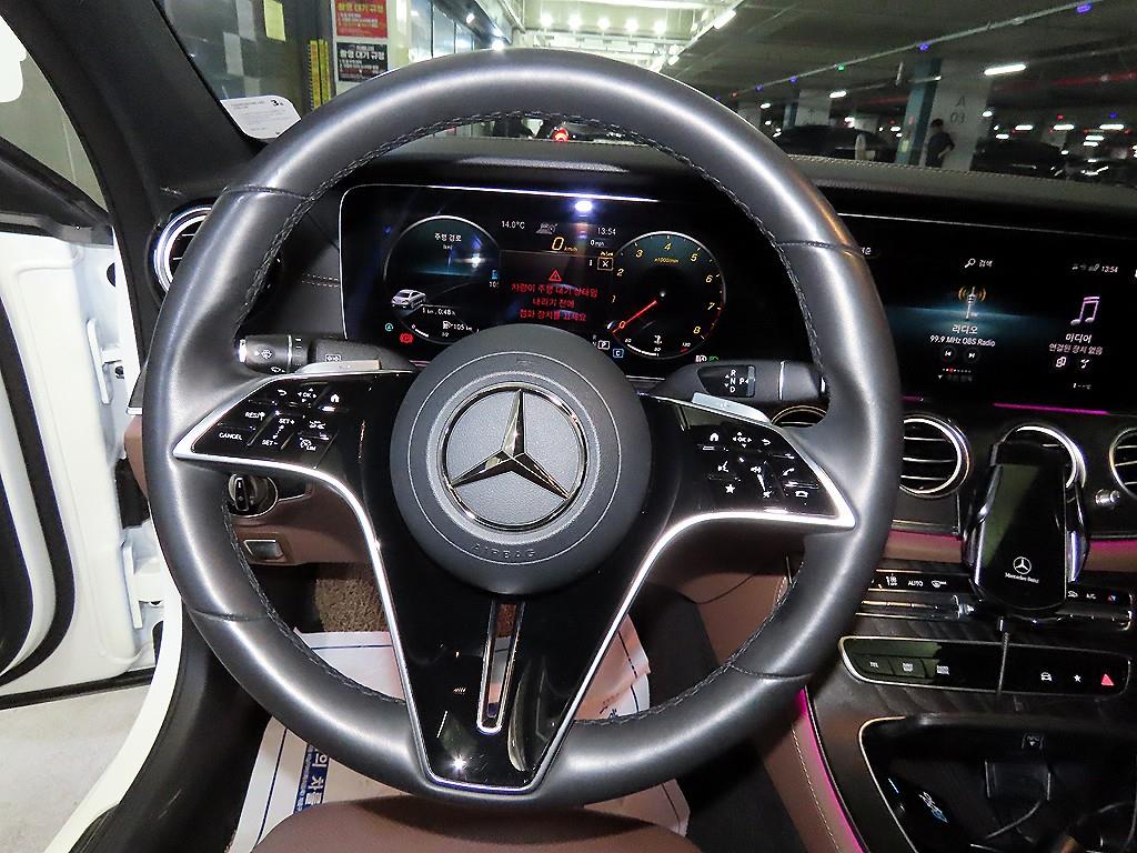 Mercedes Benz E class - Vista 8