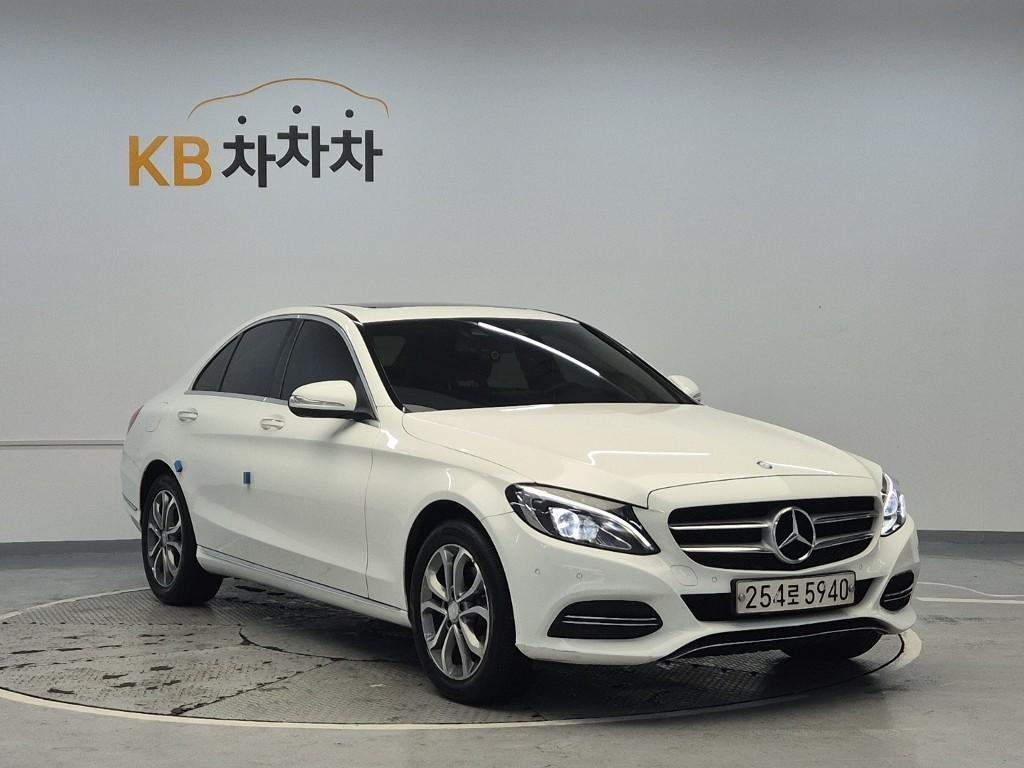 Mercedes Benz C Class - Vista 4