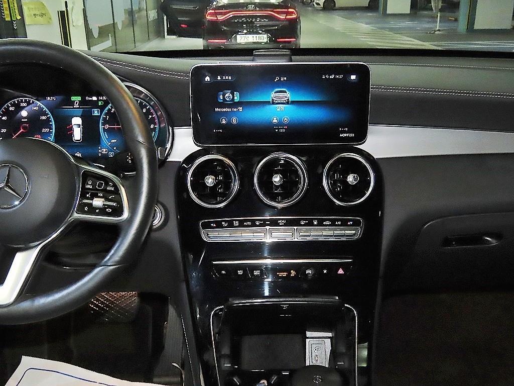 Mercedes Benz GLC Class - Vista 11