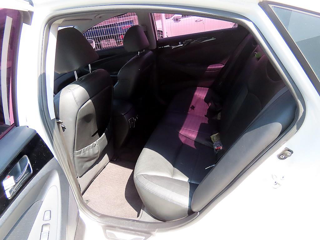 HYUNDAI Sonata - Vista 6