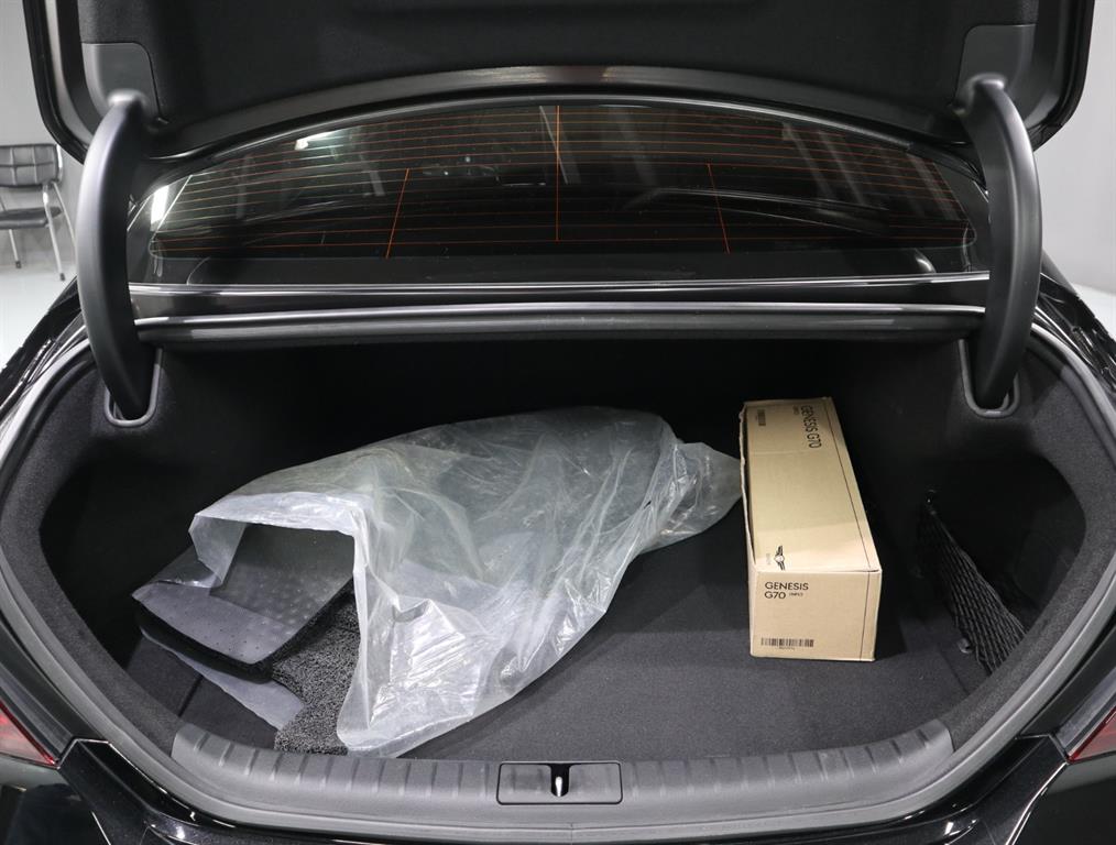 Genesis G70 2024 Negro - Importación desde Corea - HF Imports Iquique - Foto 16