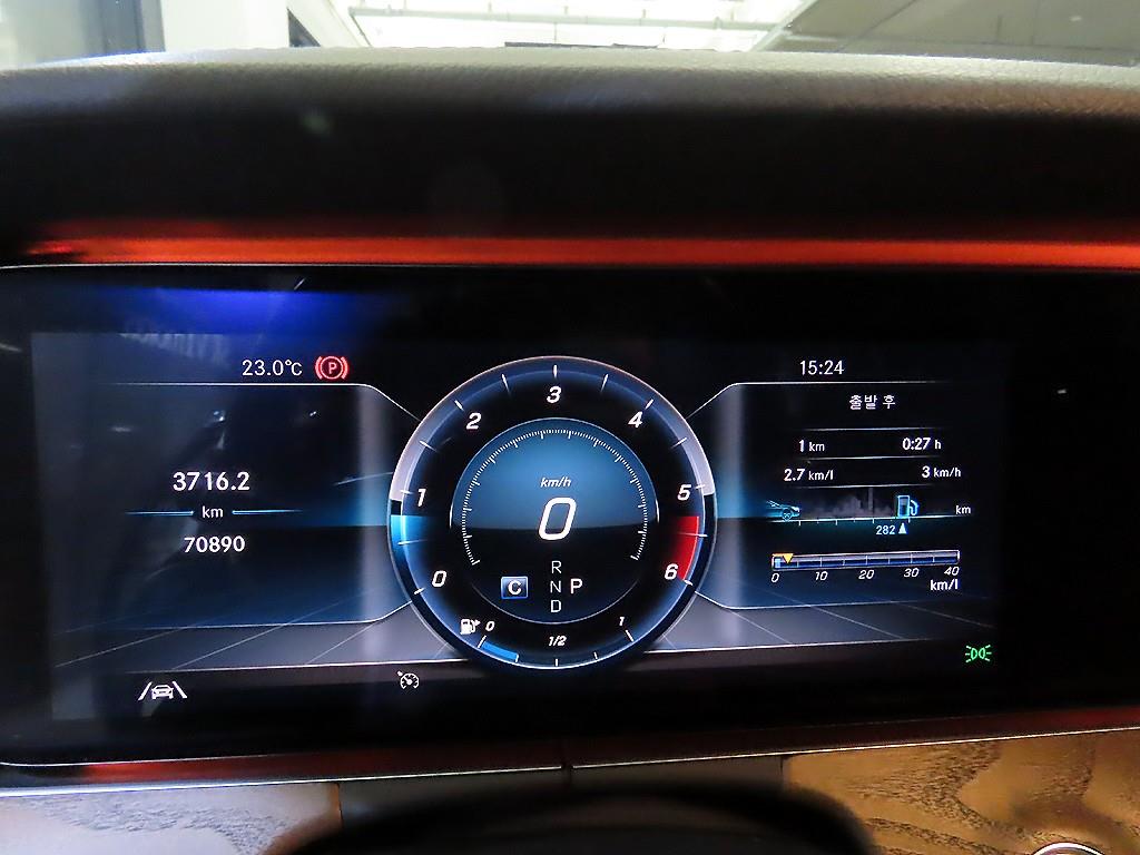 Mercedes Benz E class - Vista 9