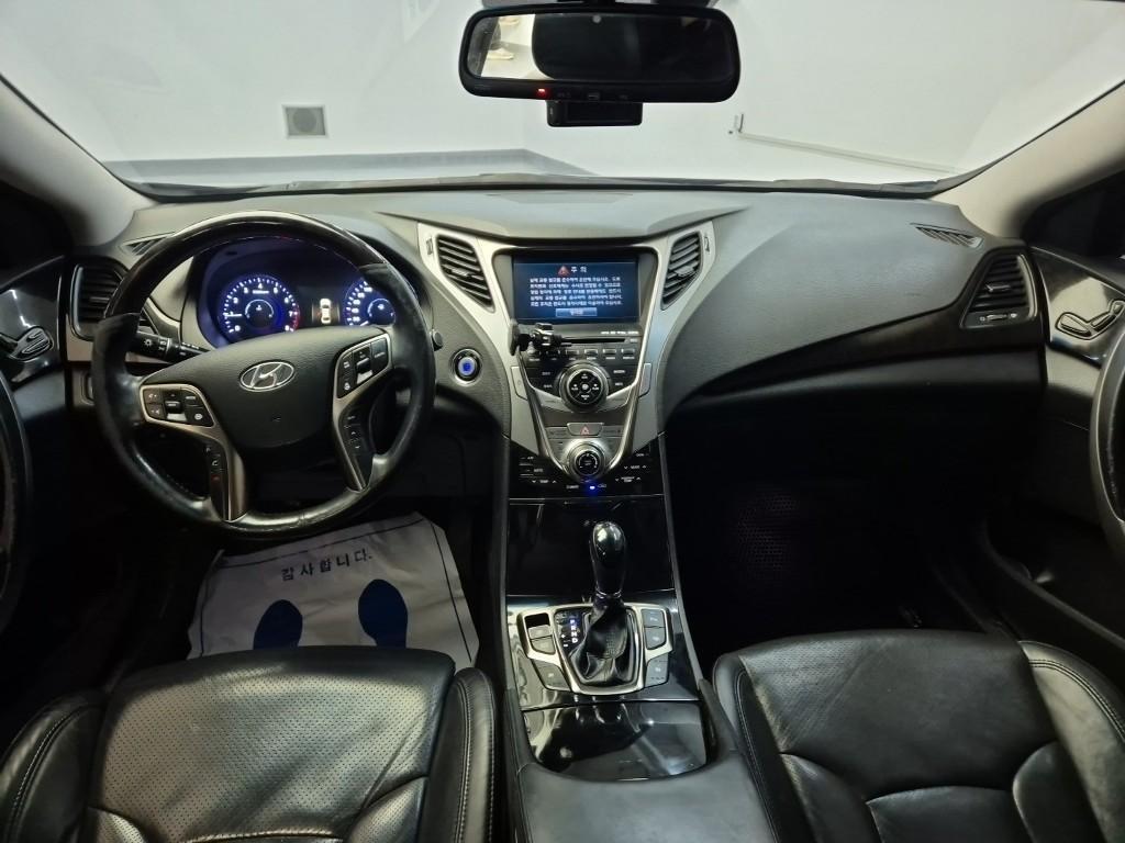 HYUNDAI Grandeur - Vista 7