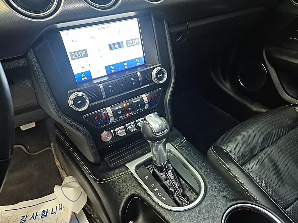 Ford Mustang - Vista 10