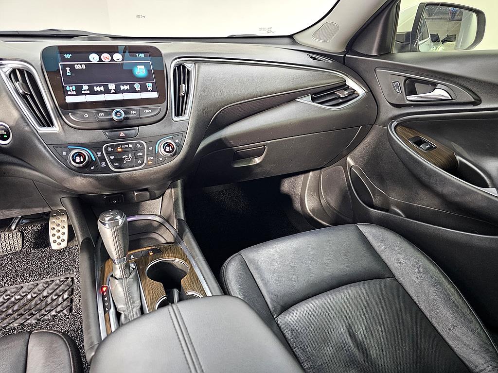 Chevrolet Malibu - Vista 10