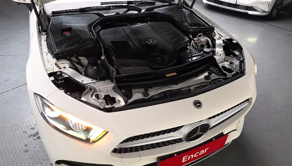 Mercedes Benz CLS Class - Vista 6