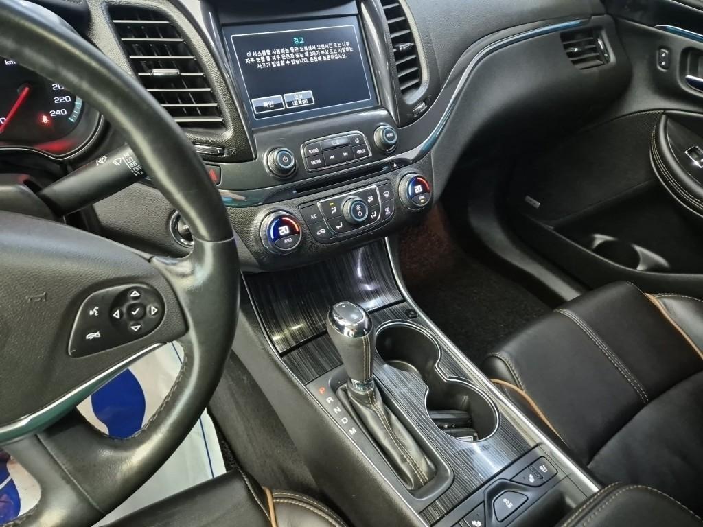 Chevrolet Impala - Vista 6