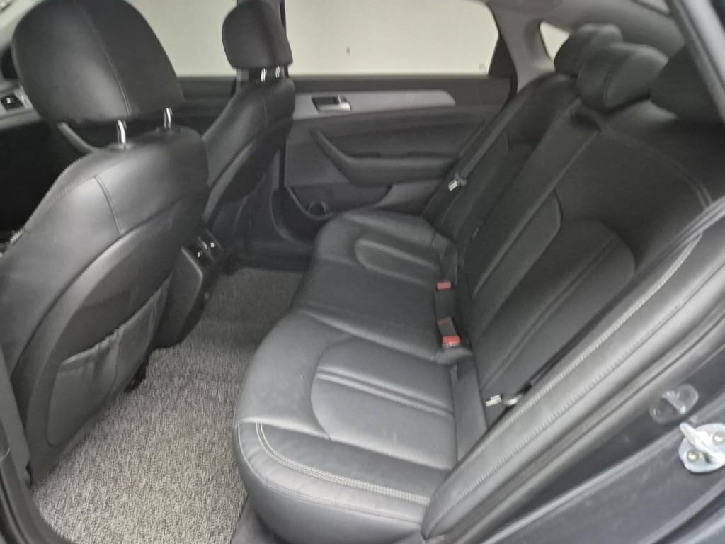 HYUNDAI Sonata - Vista 12