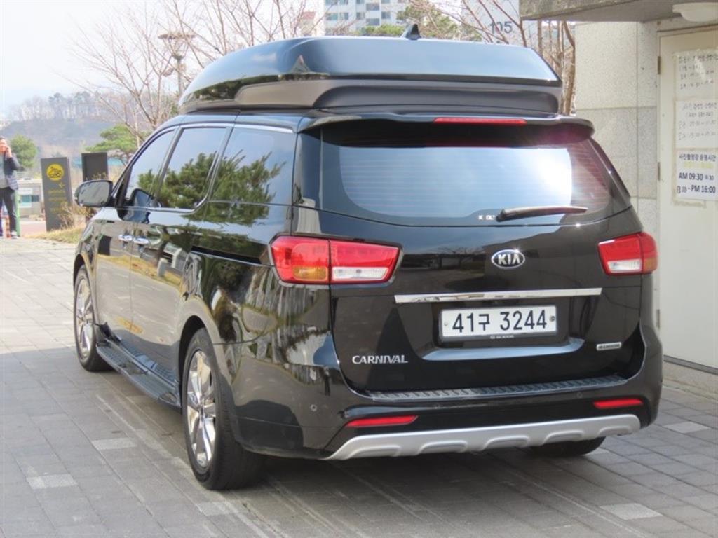 KIA Carnival - Vista 7