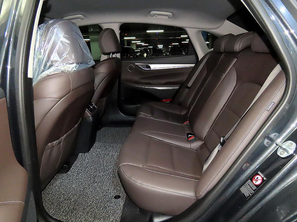 HYUNDAI Grandeur - Vista 7