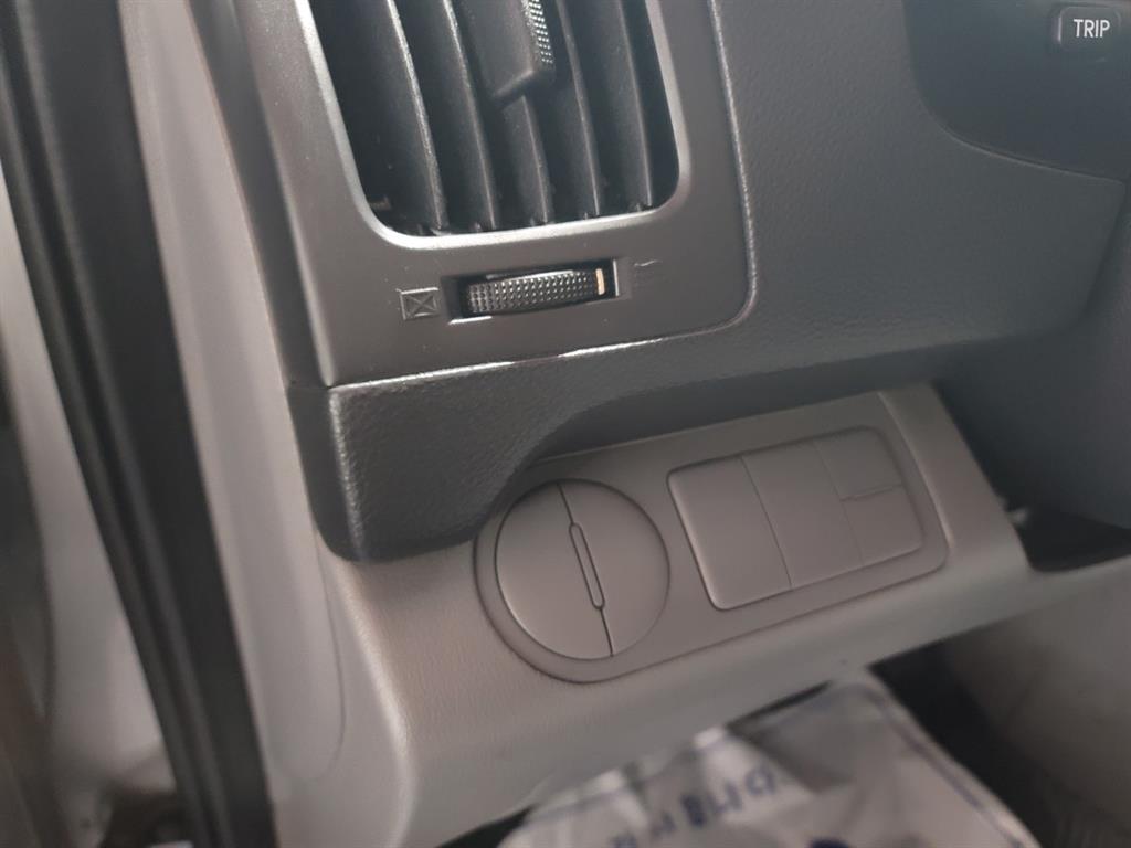 HYUNDAI Starex - Vista 12