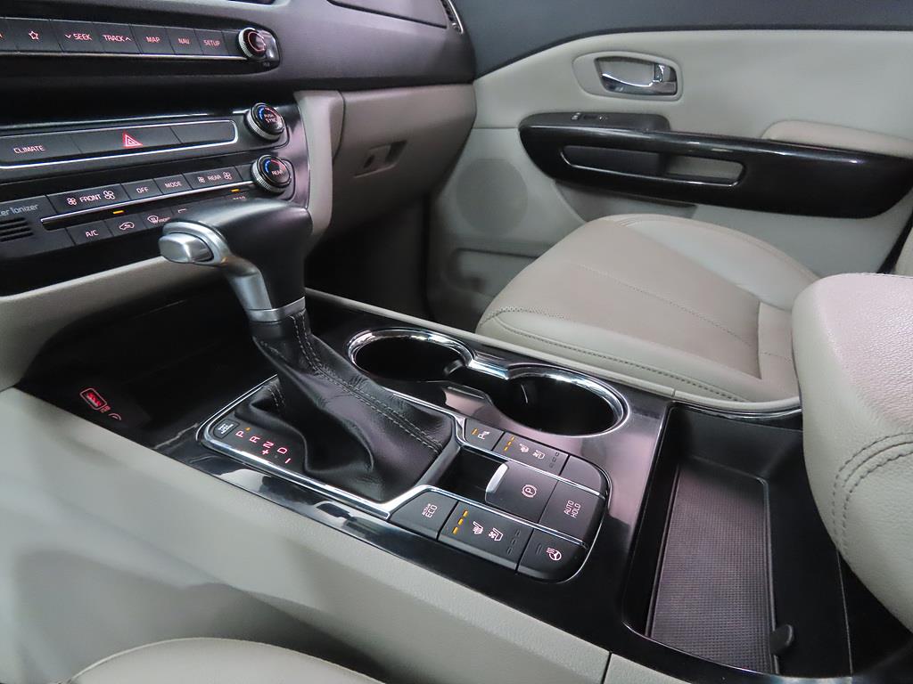 KIA Carnival - Vista 11