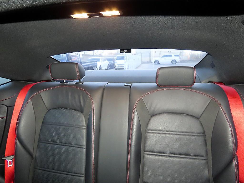 Mercedes Benz C Class - Vista 6