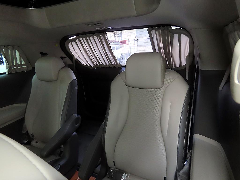 KIA Carnival - Vista 7