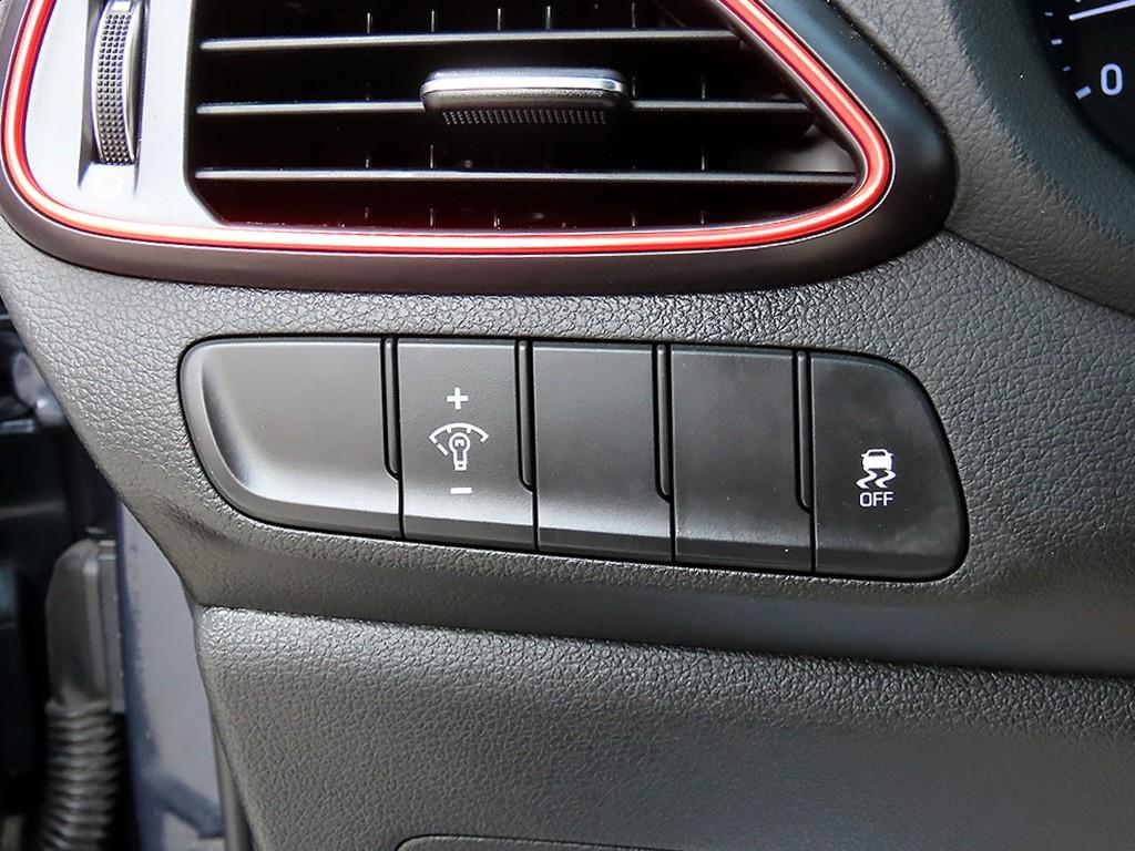 HYUNDAI i30 - Vista 12