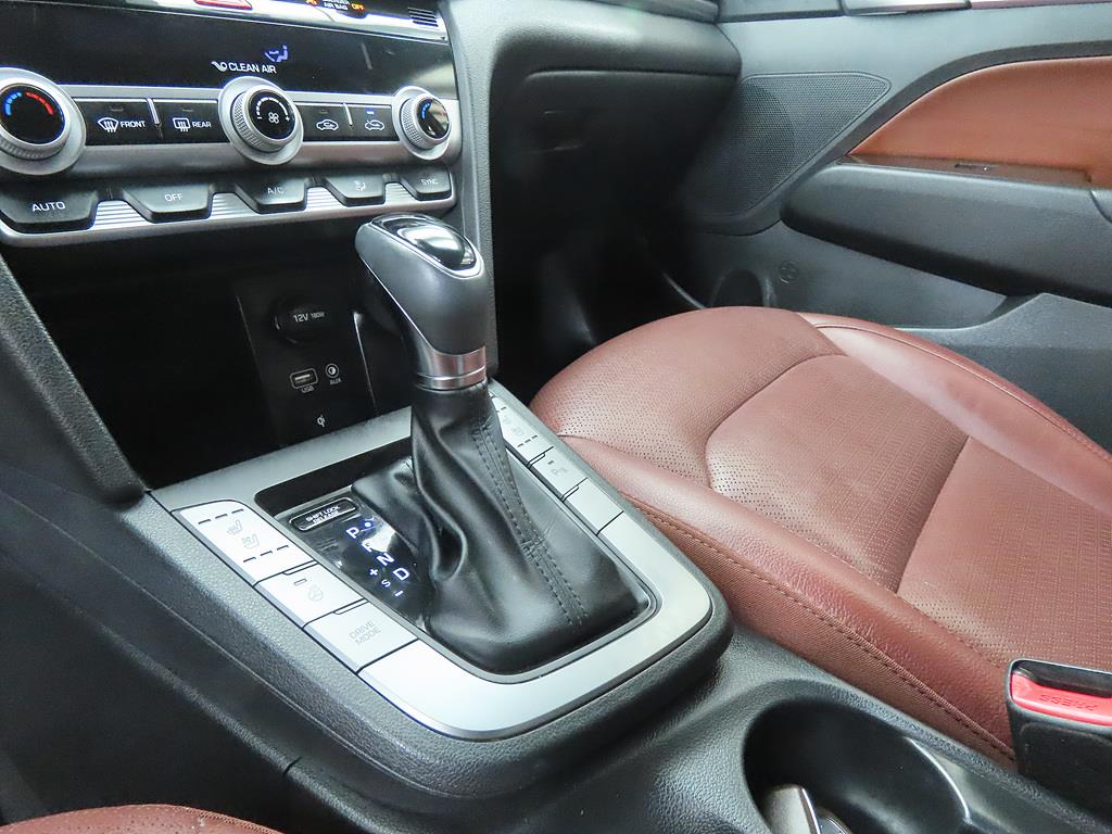 HYUNDAI Avante - Vista 11