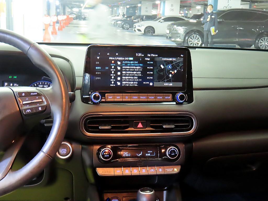 HYUNDAI Kona - Vista 11