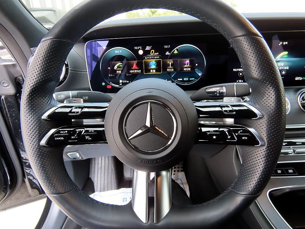 Mercedes Benz CLS Class - Vista 8