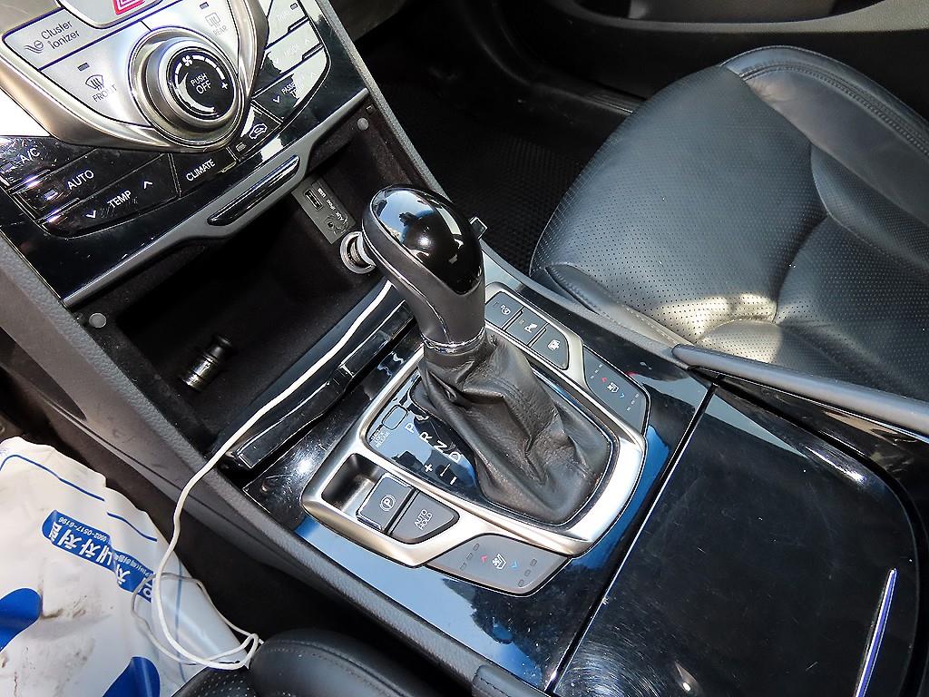 HYUNDAI Grandeur - Vista 10