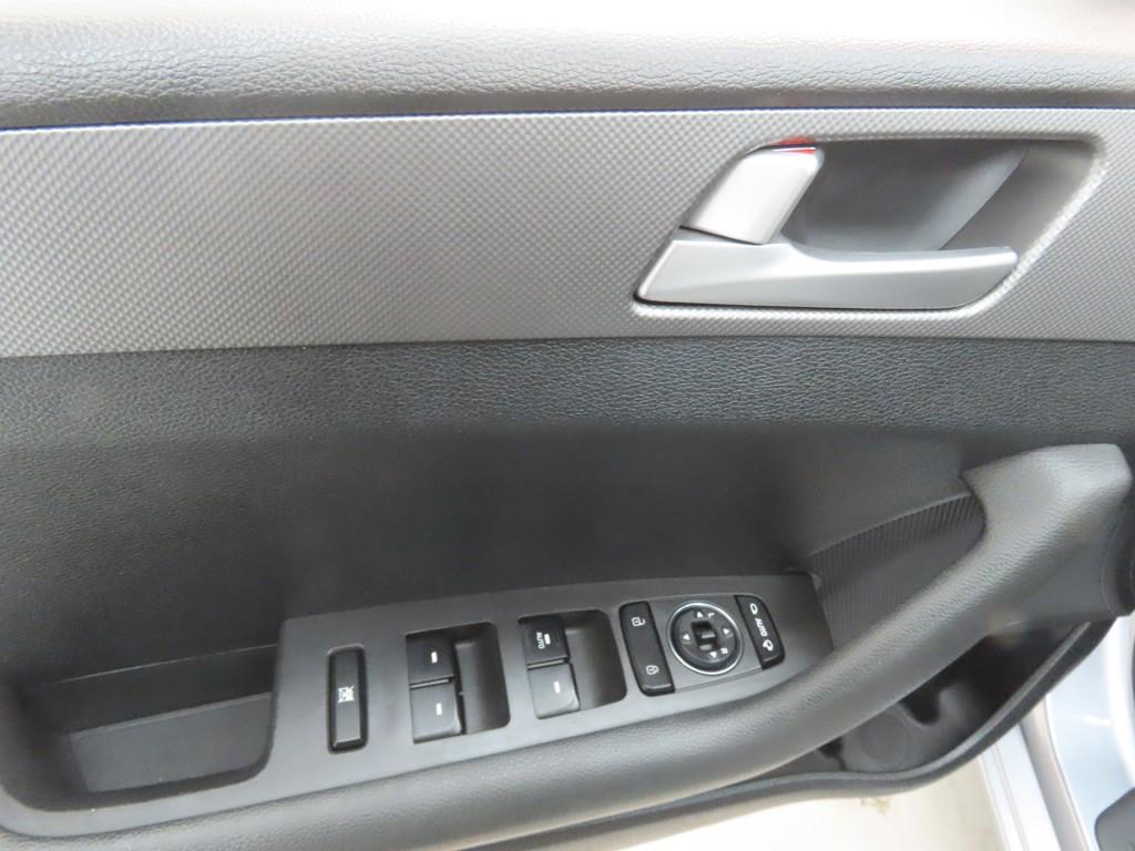 HYUNDAI Sonata - Vista 9