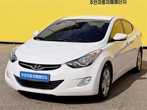 HYUNDAI Avante - Vista 4