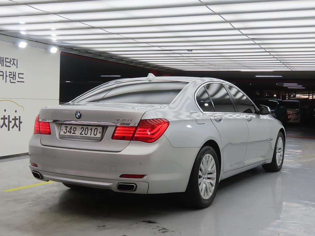 BMW 7 Series - Vista 4
