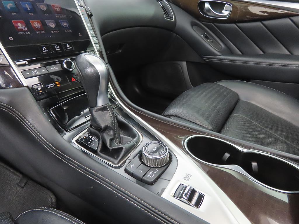 Infiniti Q - Vista 11