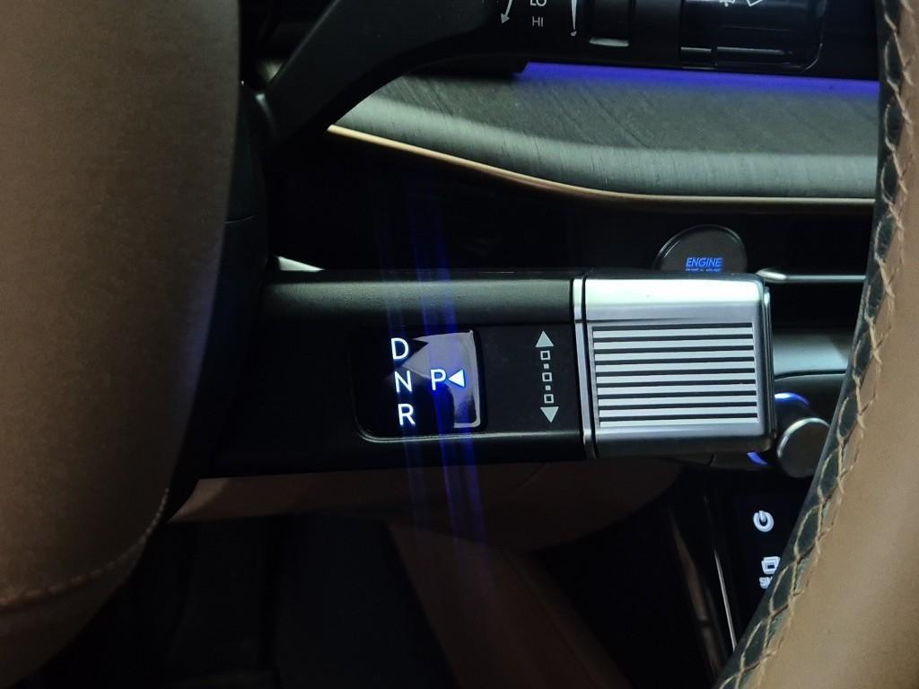 HYUNDAI Grandeur - Vista 12