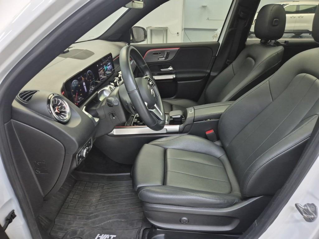 Mercedes Benz GLB Class - Vista 11