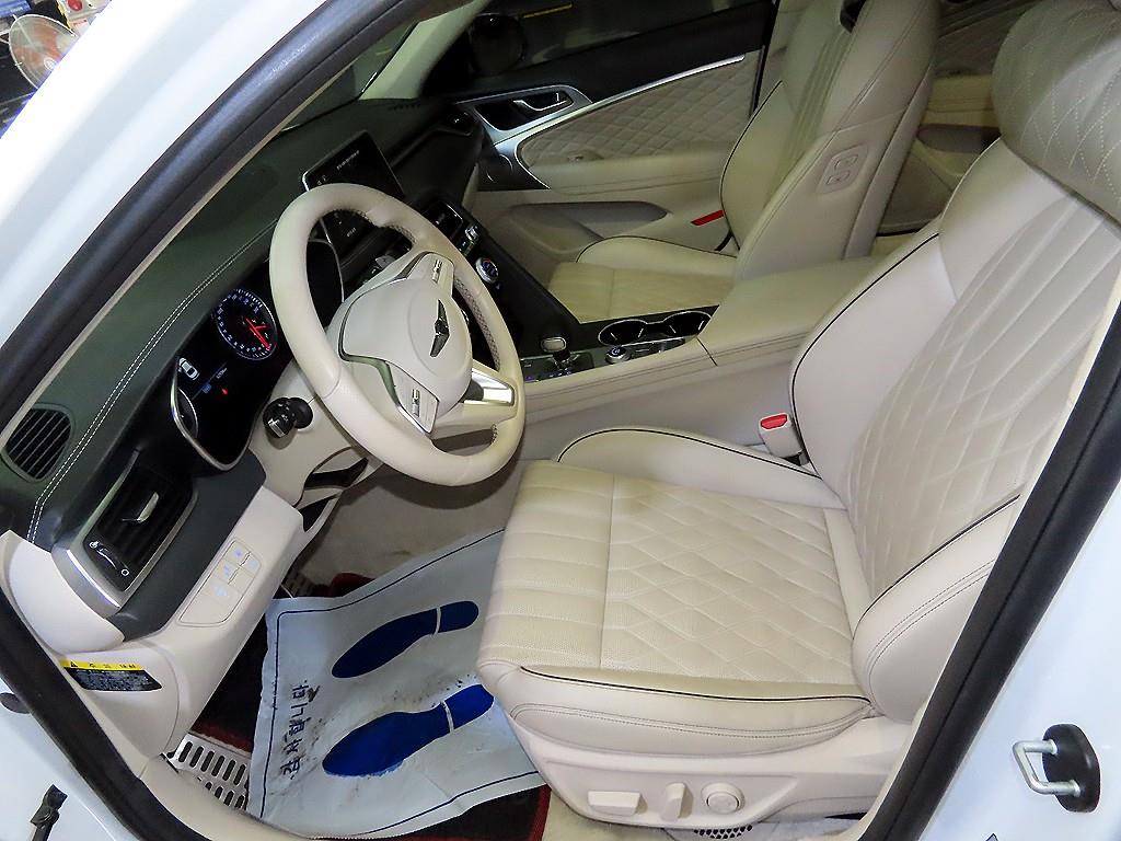 Genesis G70 - Vista 7