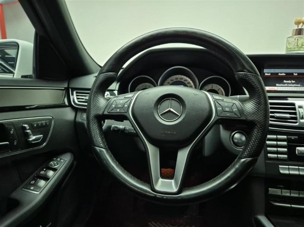 Mercedes Benz E class - Vista 8