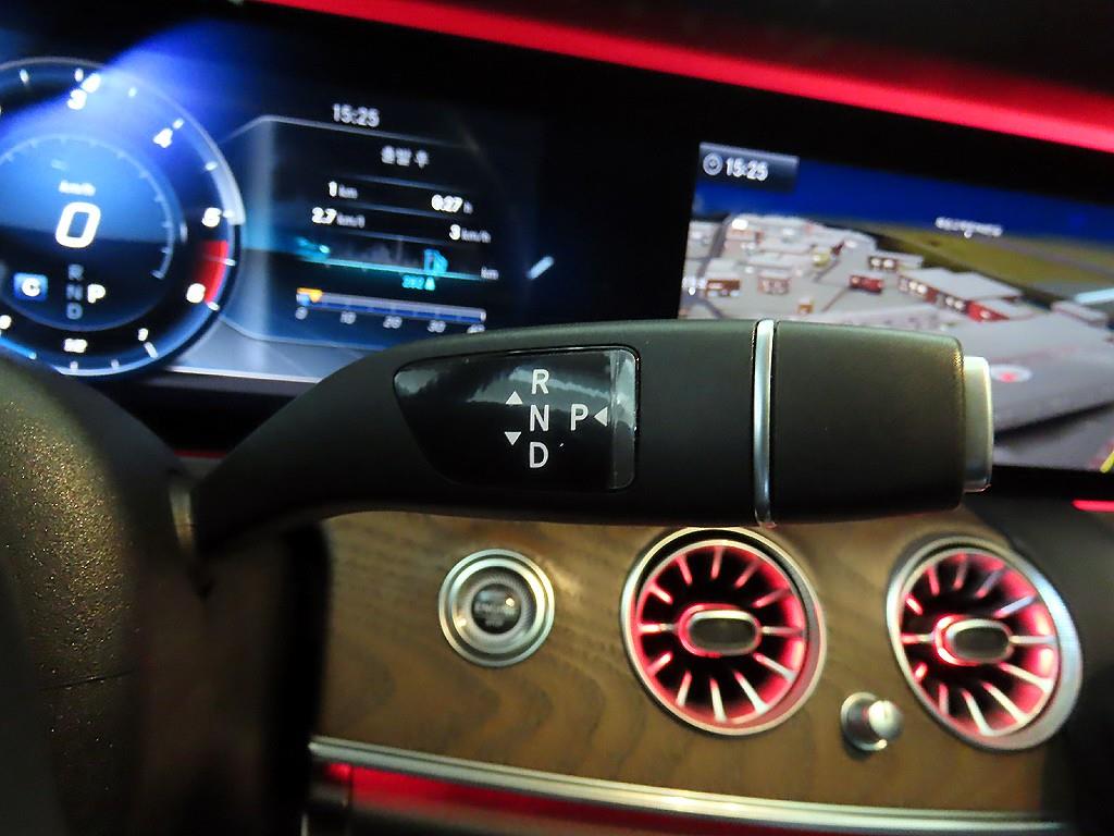 Mercedes Benz E class - Vista 12