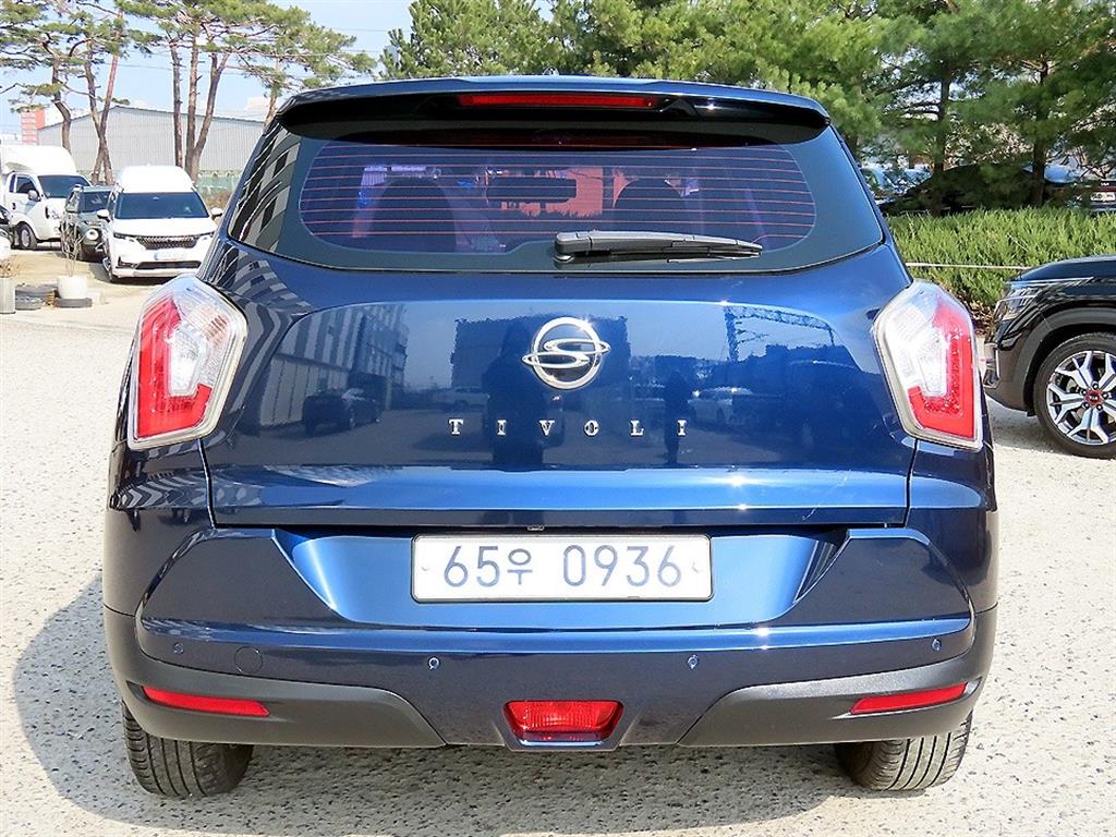 Ssangyong Tivoli - Vista 4
