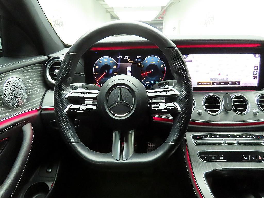 Mercedes Benz E class - Vista 7