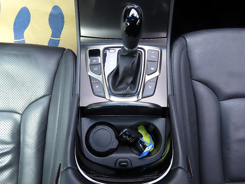 HYUNDAI Grandeur - Vista 10