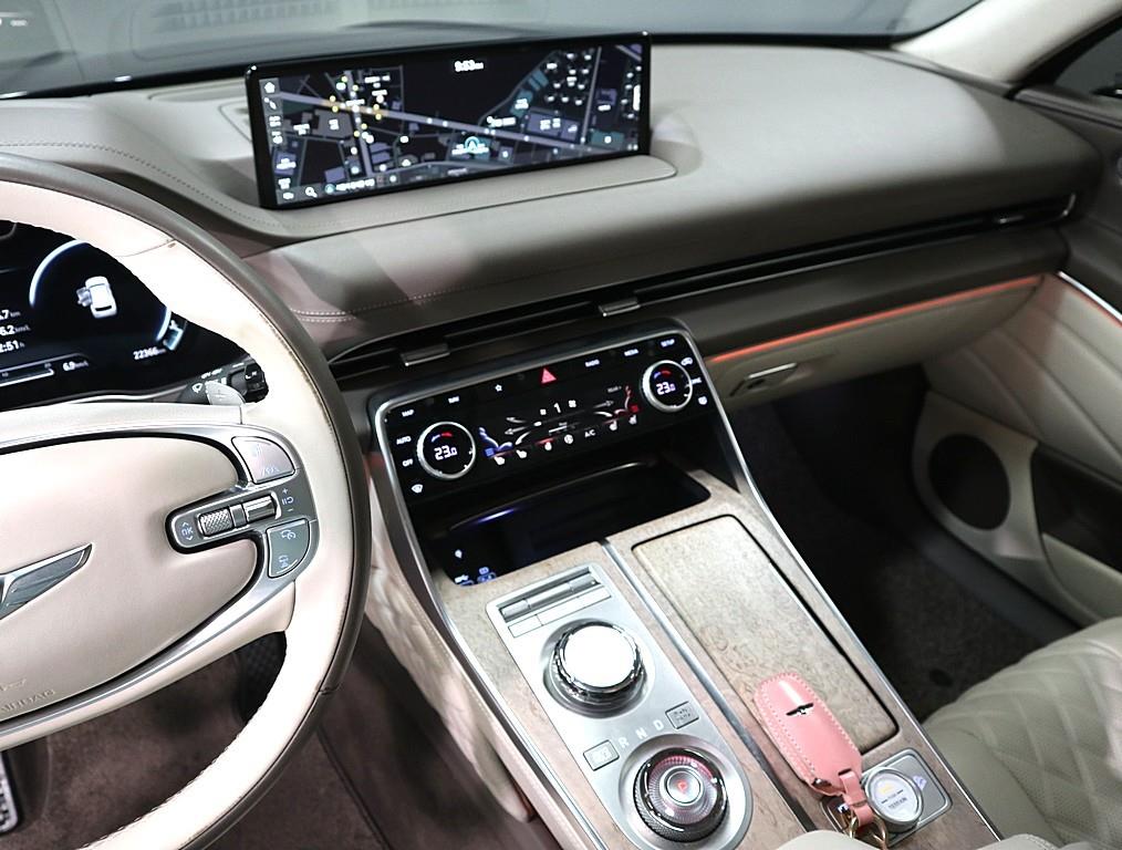 Genesis GV80 - Vista 11