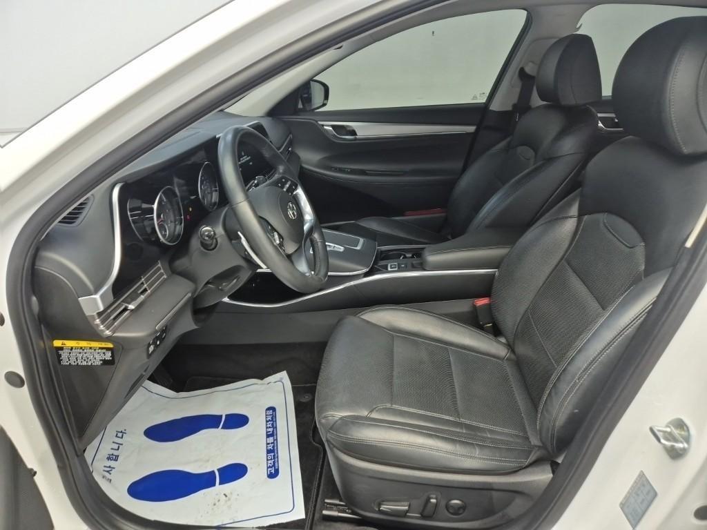 HYUNDAI Grandeur - Vista 11