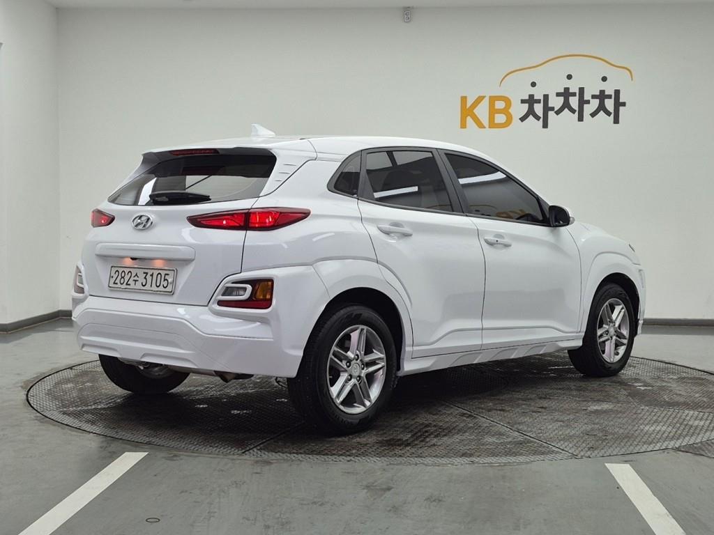 HYUNDAI Kona - Vista 4