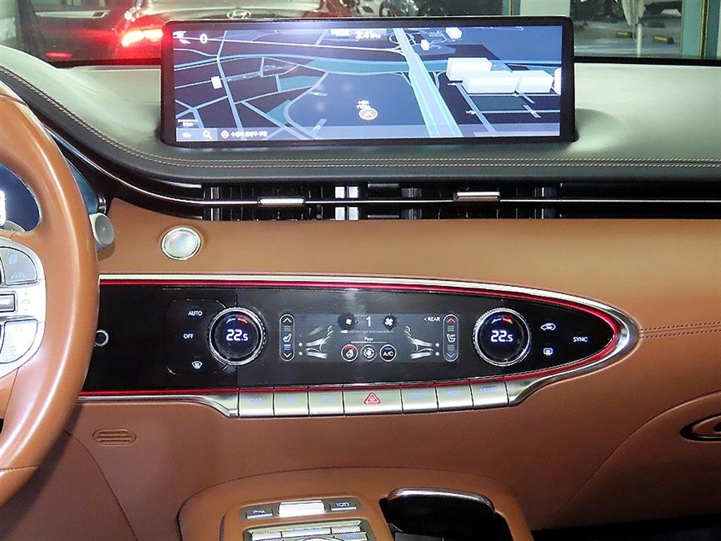 Genesis GV70 - Vista 11