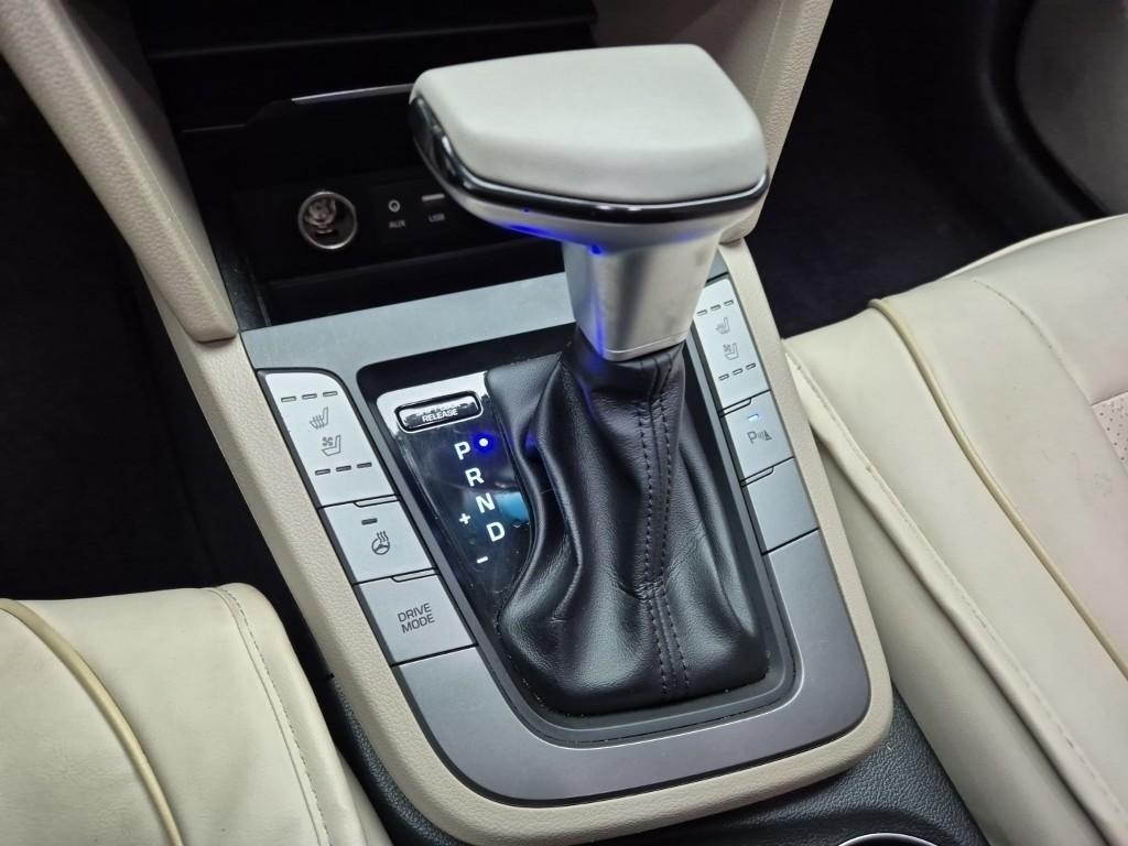 HYUNDAI Avante - Vista 8