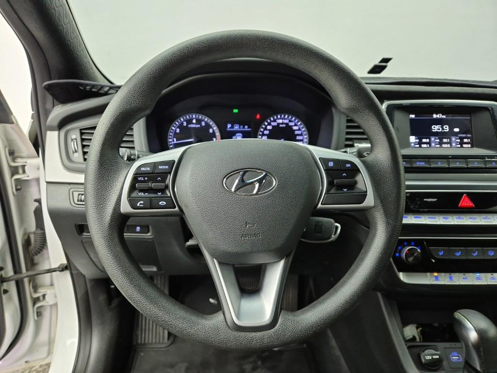HYUNDAI Sonata - Vista 9