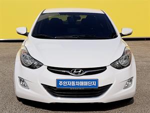 HYUNDAI Avante - Vista 2