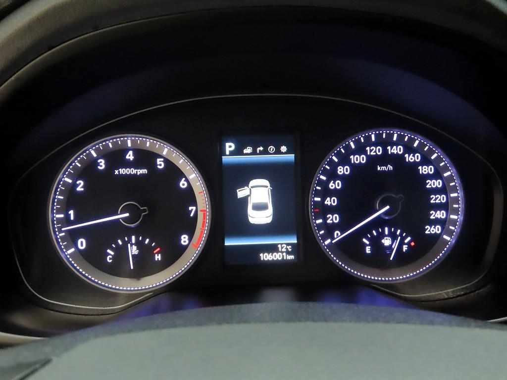 HYUNDAI Grandeur - Vista 5