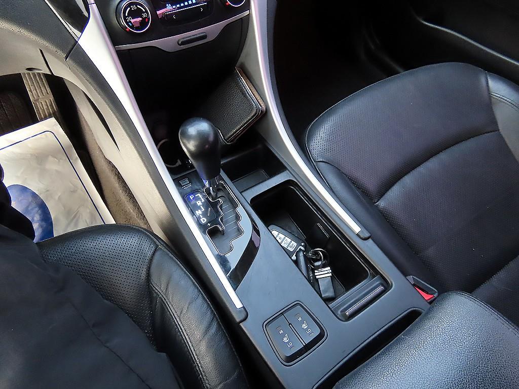 HYUNDAI Sonata - Vista 10