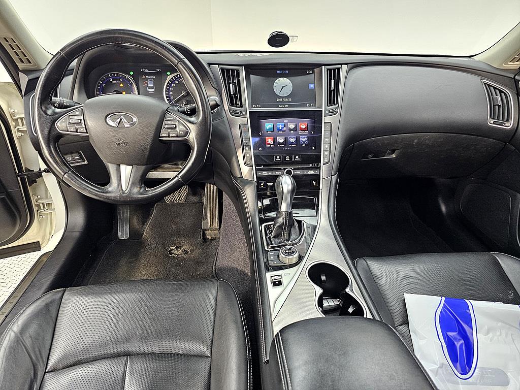 Infiniti Q - Vista 5