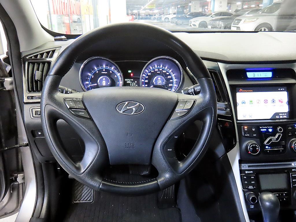 HYUNDAI Sonata - Vista 8