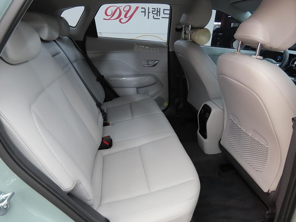 HYUNDAI Kona - Vista 7