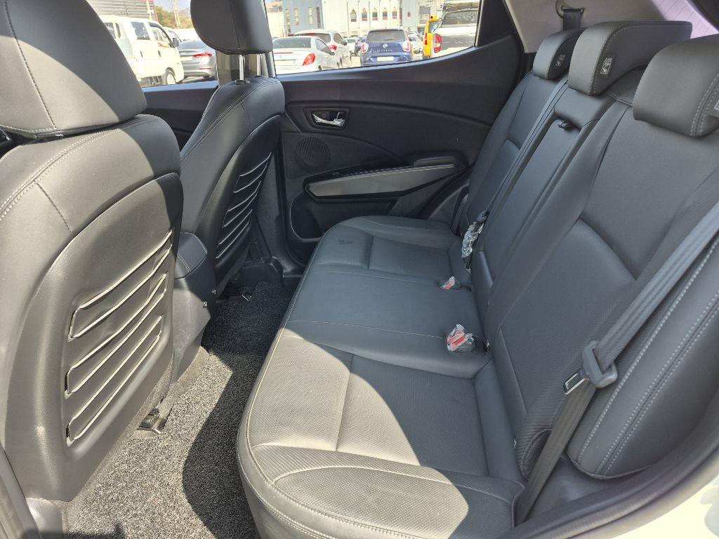 Ssangyong Tivoli - Vista 9