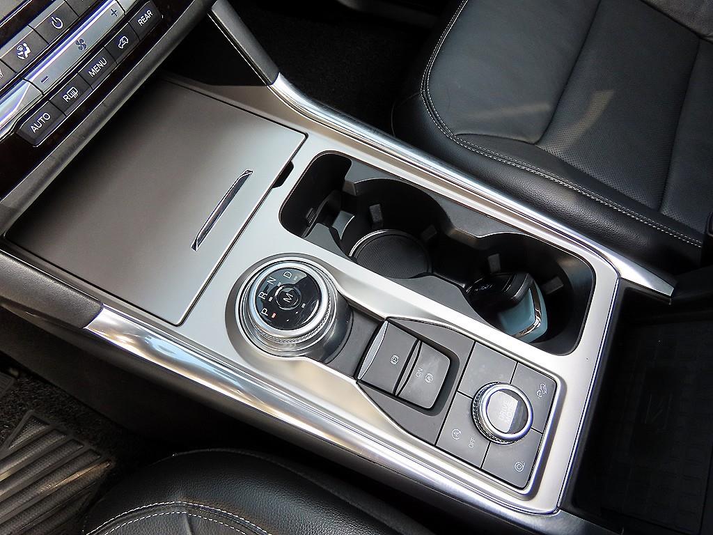 Ford Explorer - Vista 10